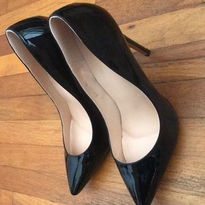 Only maker classic pumps. Crossdresser 👠 size 12